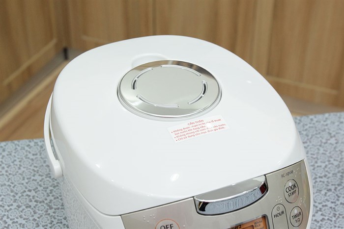 Nồi cơm điện tử Toshiba 1.0 lít RC-10NAF(W)VN Màu Trắng - Hồng