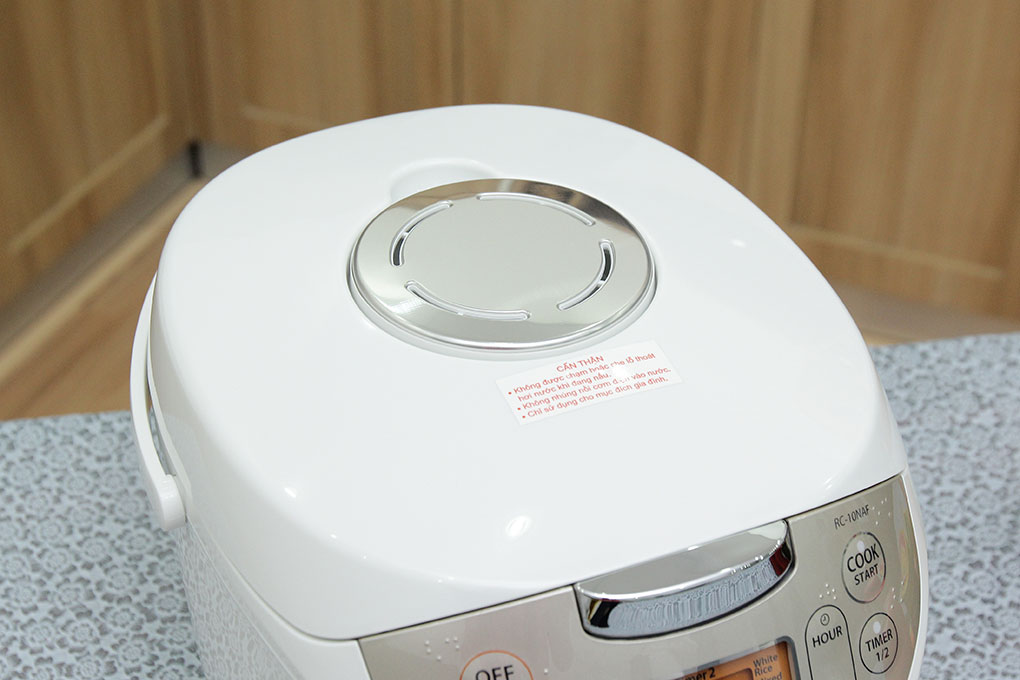 Nồi cơm điện tử Toshiba 1.0 lít RC-10NAF(W)VN Màu Trắng - Hồng