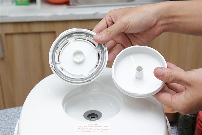 Nồi cơm điện ToshiBa 1.8 lít RC-18NAF(W)VN Màu Trắng - Hồng