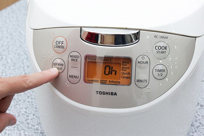 Nồi cơm điện ToshiBa 1.8 lít RC-18NAF(W)VN Màu Trắng - Hồng