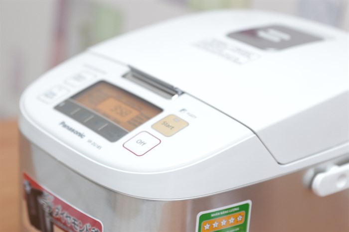 Nồi cơm điện tử Panasonic 1.8 lít SR-ZG185SRAM Màu Trắng