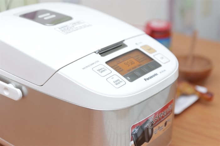 Nồi cơm điện tử Panasonic 1.8 lít SR-ZG185SRAM Màu Trắng