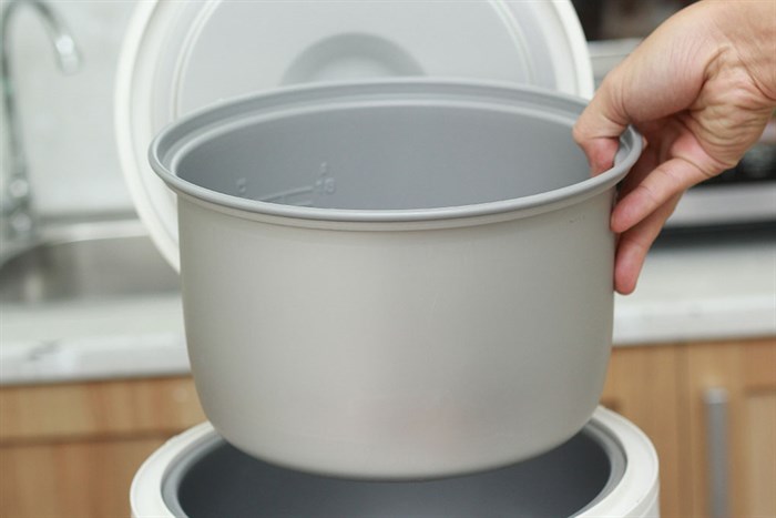 Nồi cơm nắp gài Sharp 1.8 lít KS-N182ETV Màu Xám