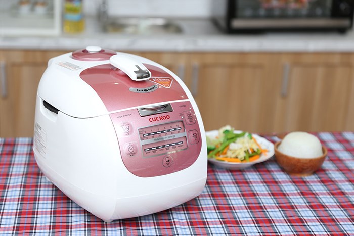 Nồi cơm điện tử áp suất Cuckoo 1.8 lít CRP-G1015M Màu Hồng