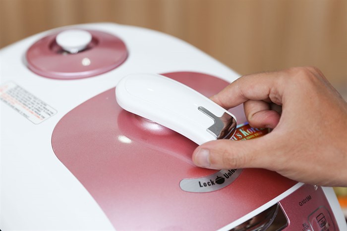 Nồi cơm điện tử áp suất Cuckoo 1.8 lít CRP-G1015M Màu Hồng