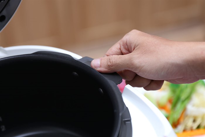 Nồi cơm điện tử áp suất Cuckoo 1.8 lít CRP-G1015M Màu Hồng