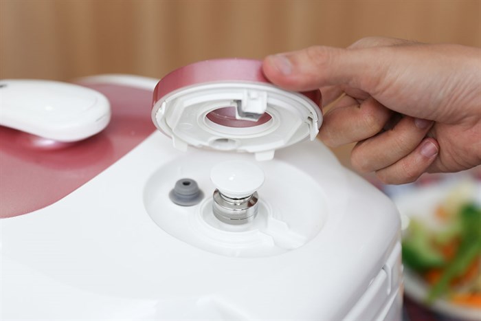 Nồi cơm điện tử áp suất Cuckoo 1.8 lít CRP-G1015M Màu Hồng