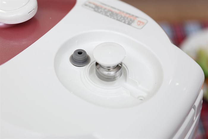 Nồi cơm điện tử áp suất Cuckoo 1.8 lít CRP-G1015M Màu Hồng