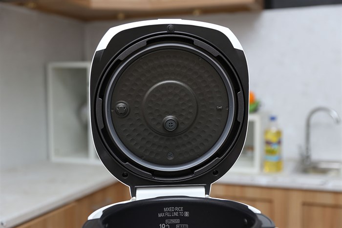 Nồi cơm điện tử áp suất Cuckoo 1.8 lít CRP-G1015M Màu Hồng