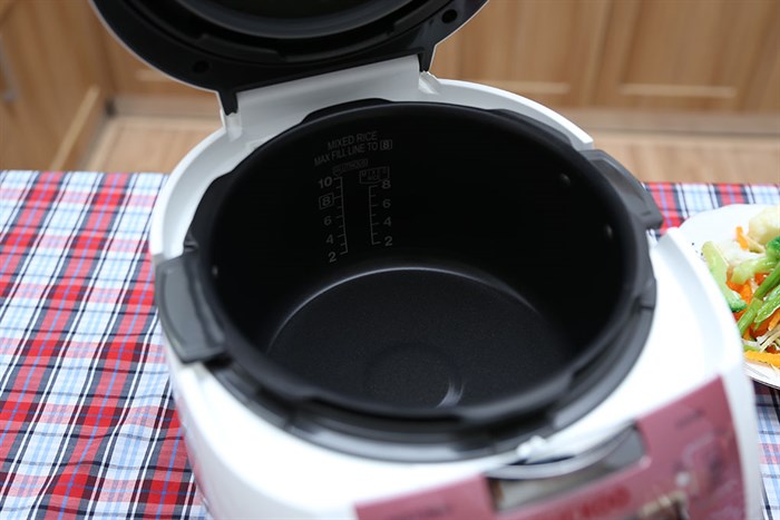 Nồi cơm điện tử áp suất Cuckoo 1.8 lít CRP-G1015M Màu Hồng