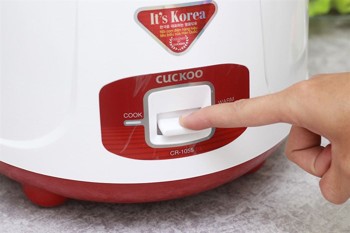 Nồi cơm điện Cuckoo 1.8 lít CR-1055 Màu Trắng - Đỏ