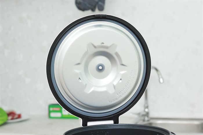 Nồi cơm điện Cuckoo 1.8 lít CR-1055 Màu Trắng - Đỏ