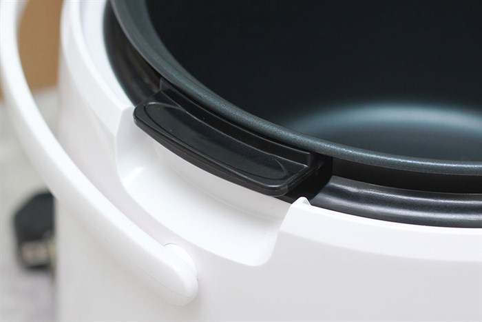 Nồi cơm điện Cuckoo 1.8 lít CR-1055 Màu Trắng - Đỏ