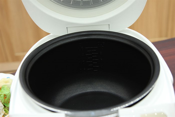 Nồi cơm điện Aqua 1.8 lít ARM-M200 Màu Trắng