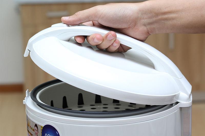Nồi cơm điện nắp gài Aqua 1.8L ARJ-VM18A