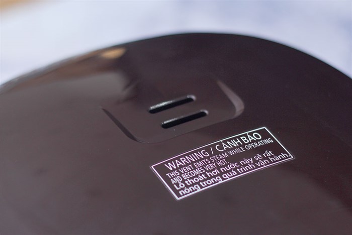 Nồi cơm điện tử Panasonic 1.8 lít SR-ZS185TRAM Màu Nâu