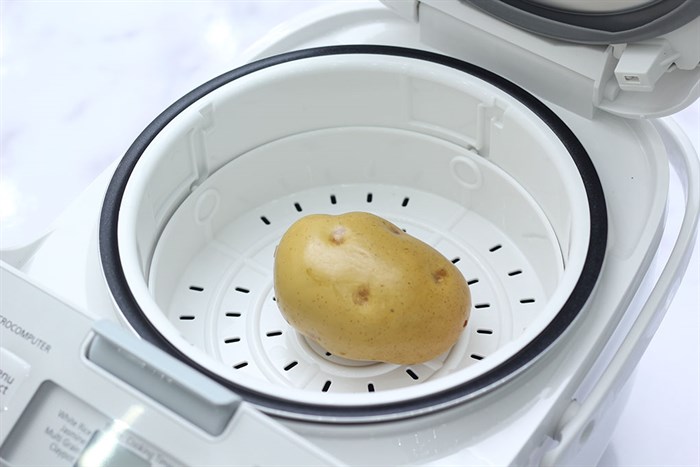 Nồi cơm điện tử Panasonic 1.8 lít SR-ZE185WRAM Màu Trắng