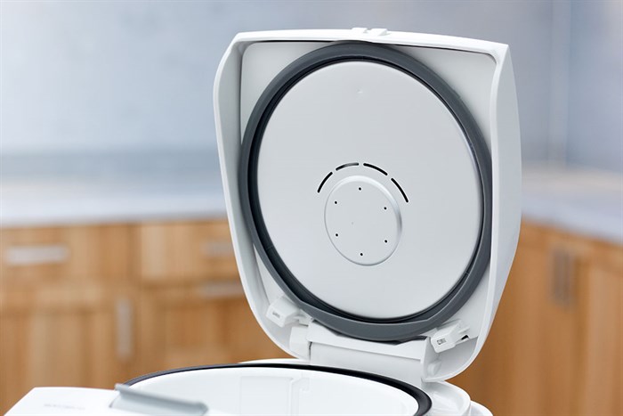 Nồi cơm điện tử Panasonic 1.8 lít SR-ZE185WRAM Màu Trắng