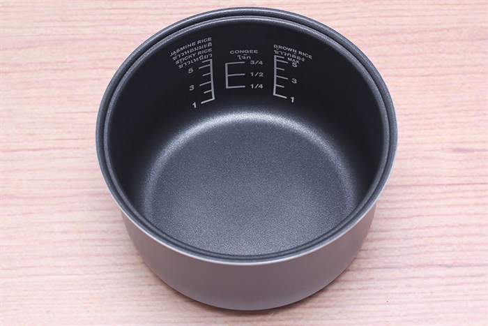 Nồi cơm điện tử Electrolux 1.2 lít ErgoSense (ERC6503W) Màu Trắng