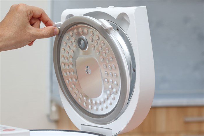 Nồi cơm điện tử Electrolux 1.2 lít ErgoSense (ERC6503W) Màu Trắng