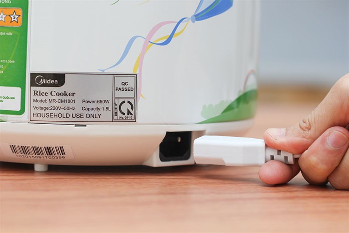 Nồi cơm điện Midea 1.8 lít MR-CM1801 Màu Trắng