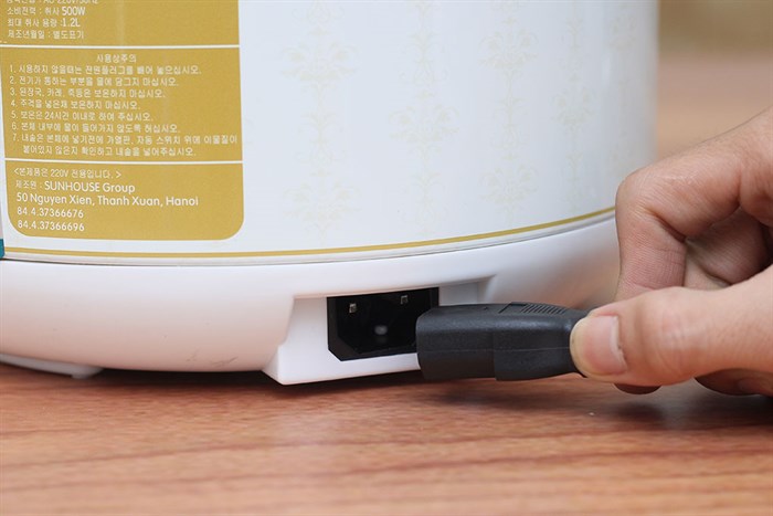 Nồi cơm điện Sunhouse 1.2 lít SH8215 Màu Vàng