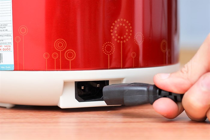 Nồi cơm điện Sunhouse 1.2 lít SH8215 Màu Đỏ