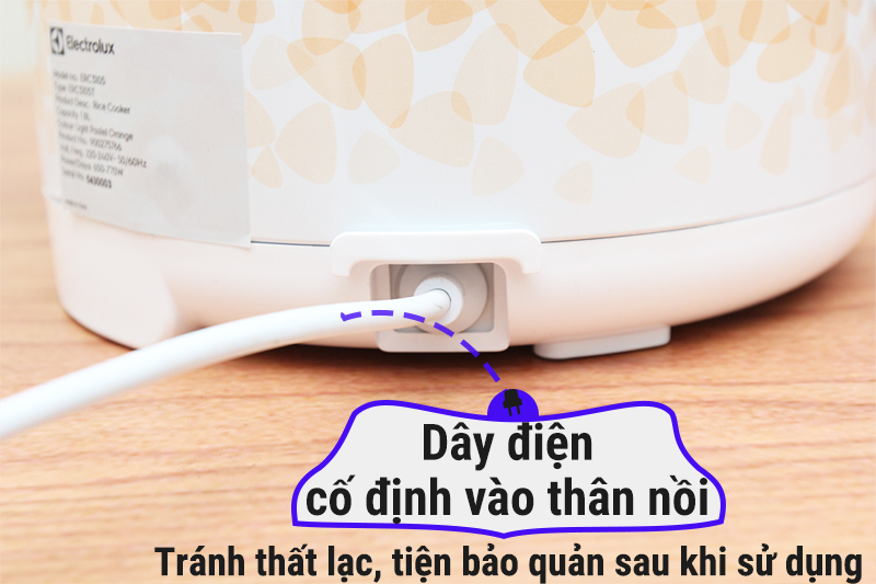 Nồi cơm điện nắp gài Electrolux 1.8 lít ERC3105