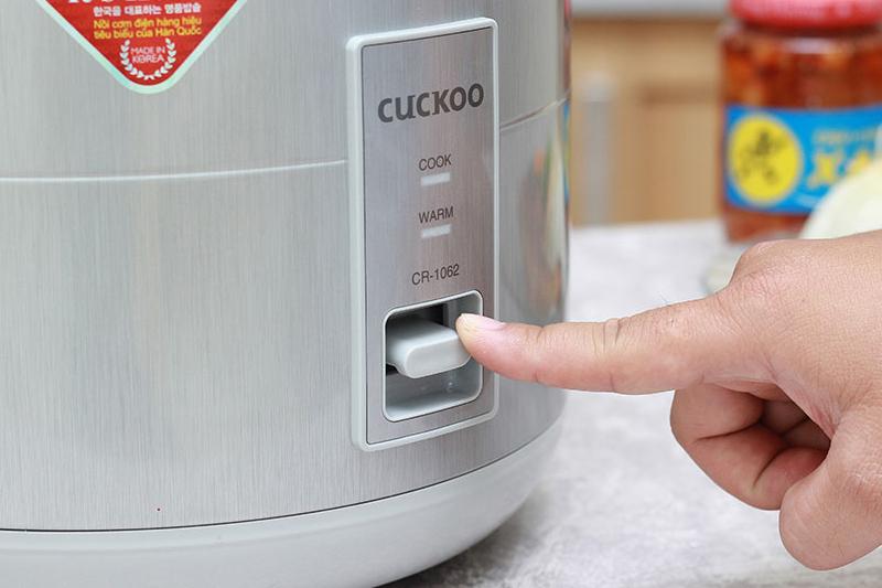 Nồi cơm điện nắp gài Cukcoo 1.8L CR-1062