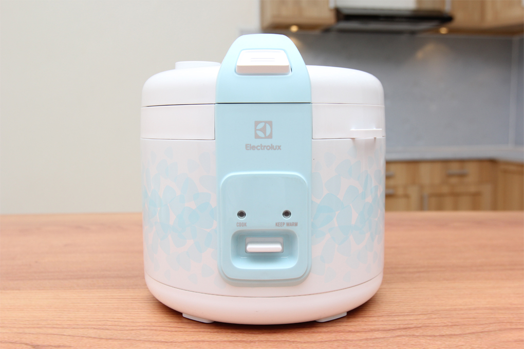Nồi cơm điện nắp gài Electrolux 1.8 lít ERC3205