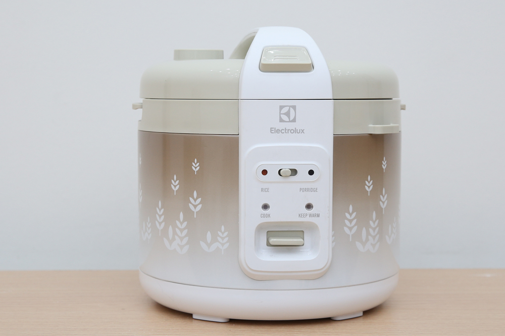 Nồi cơm điện tử Electrolux 1.8L ERC3405