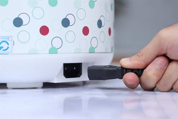 Nồi cơm điện Delites 1.8 lít NCG1801-02 Màu Trắng