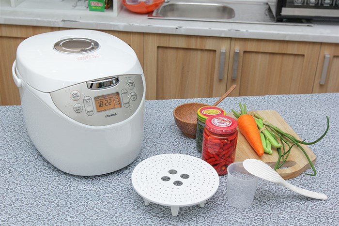 Nồi cơm điện tử Toshiba 1.8 lít RC-18NAFVN(W) Màu Trắng