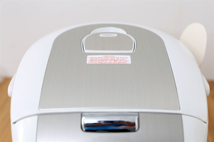 Nồi cơm điện tử Toshiba 1.8 lít RC-18NMFVN(WT) Màu Trắng