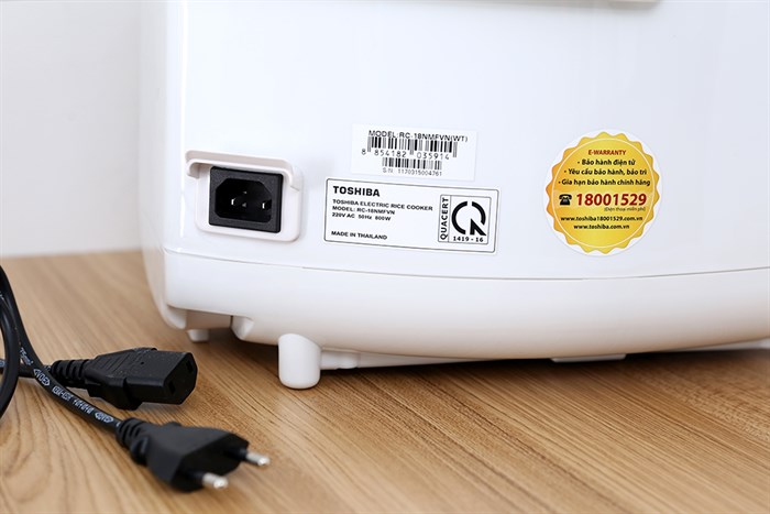 Nồi cơm điện tử Toshiba 1.8 lít RC-18NMFVN(WT) Màu Trắng