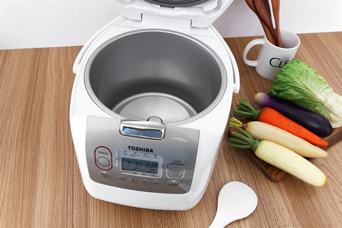Nồi cơm điện tử Toshiba 1.8 lít RC-18NMFVN(WT) Màu Trắng