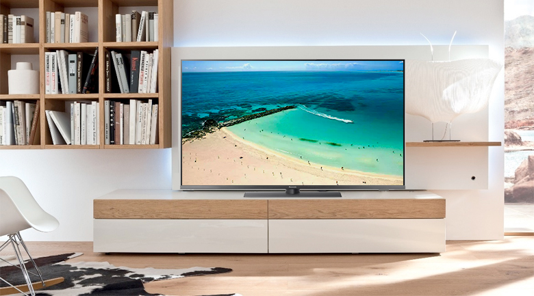 Kiểu dáng sang trọng, hiện đại trên Smart Tivi Panasonic 4K 49 inch TH-49FX800V