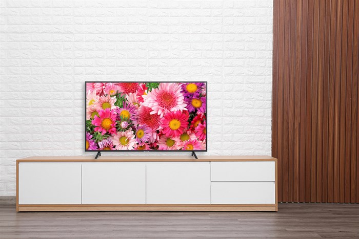 Smart Tivi Samsung 4K 43 inch UA43RU7100 Màu Đen