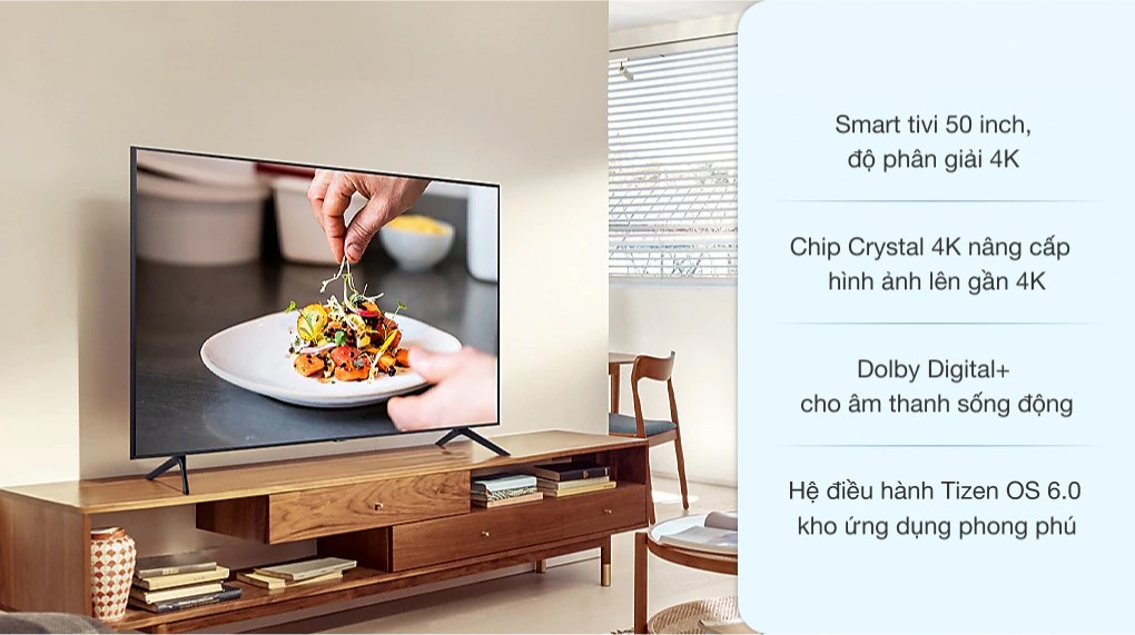 Smart Tivi Samsung: Với màn hình sắc nét và âm thanh sống động của Smart Tivi Samsung, bạn sẽ tận hưởng cảm giác như đang ngồi trong rạp chiếu phim. Bạn có thể thỏa sức xem những bộ phim mới nhất, chơi game và kết nối với gia đình và bạn bè trên màn hình lớn.