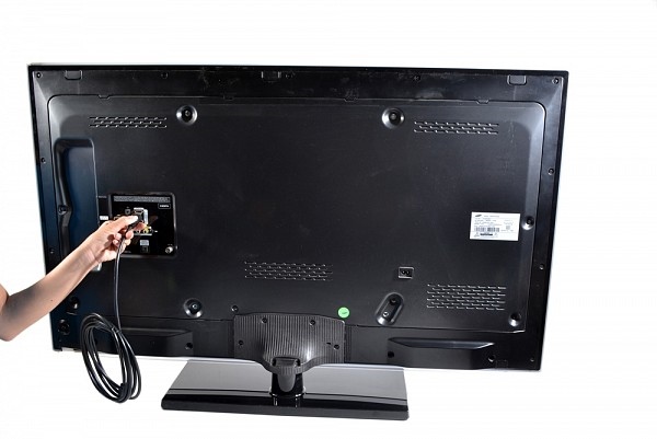 LED Samsung UA46ES5600