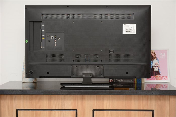 Smart Tivi LED Samsung UA40H5500 40 inch Màu Đen