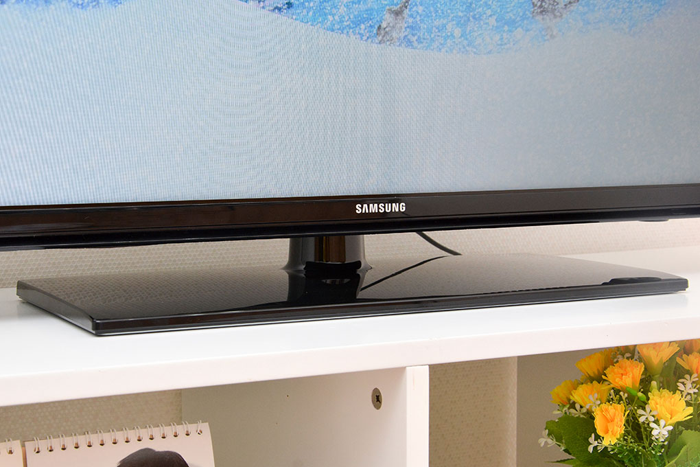 Internet Tivi LED Samsung UA40H5303 40 inch Màu Đen