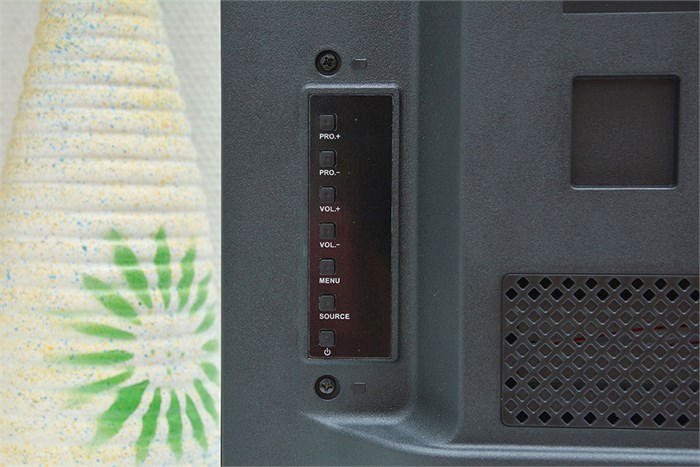 Tivi TCL 24 inch L24B2800