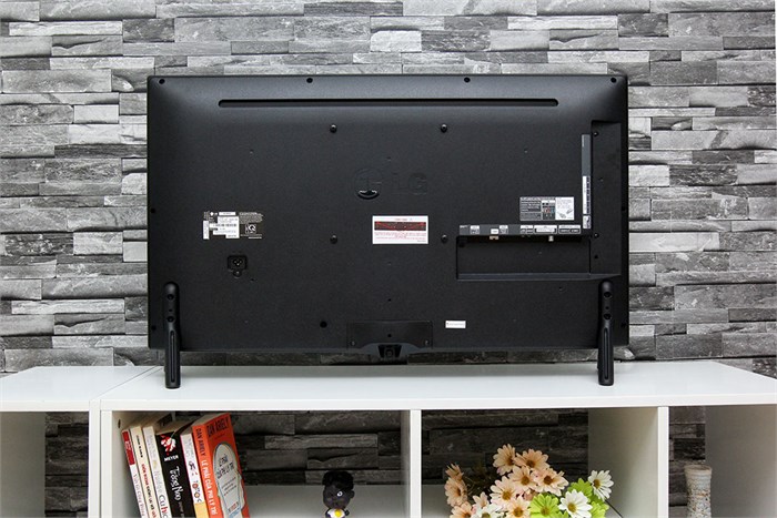 Smart Tivi LED LG 40UB800T 40 inch Màu Đen