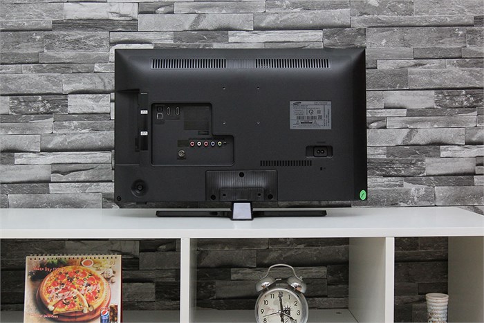 Tivi Samsung 24 inch UA24J4100 Màu Đen