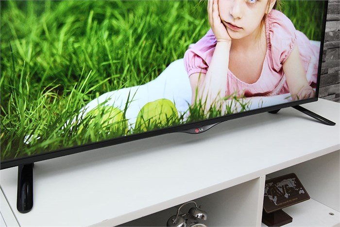 Smart Tivi LG 42 inch 42UB700T Màu Xám