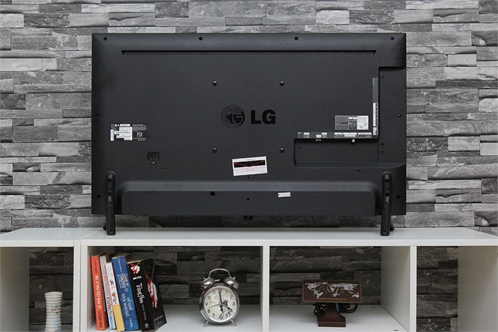 Smart Tivi LG 42 inch 42UB700T Màu Xám