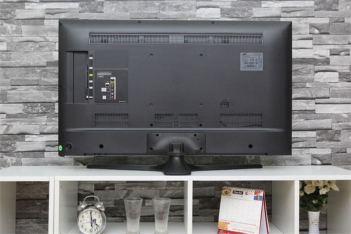 Smart Tivi Samsung 40 inch UA40J5500 Màu Xám