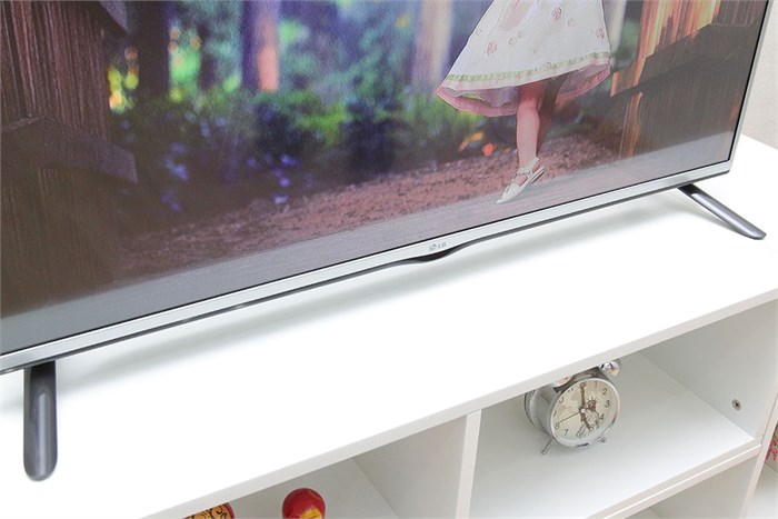 Tivi LG 42 inch 42LF550T Màu Đen