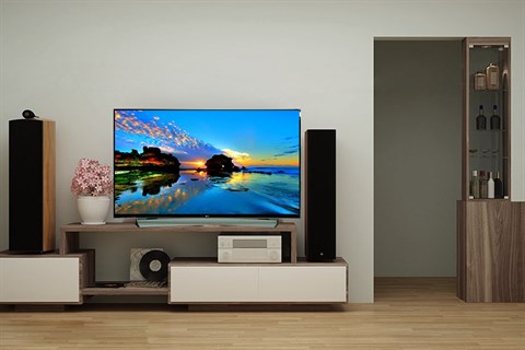 LG 65UG870T có thiết kế kim loại siêu mỏng